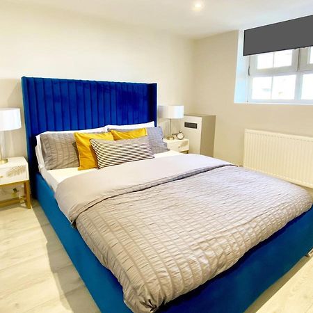 Perfect Central Location- 5 Minutes From Tower Bridge ! 8 Minutes Walk From Tube Лондон Екстер'єр фото