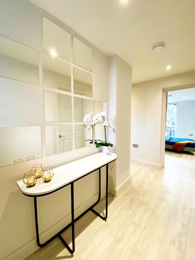 Perfect Central Location- 5 Minutes From Tower Bridge ! 8 Minutes Walk From Tube Лондон Екстер'єр фото