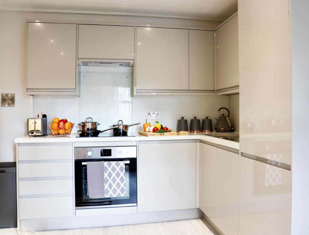 Perfect Central Location- 5 Minutes From Tower Bridge ! 8 Minutes Walk From Tube Лондон Екстер'єр фото