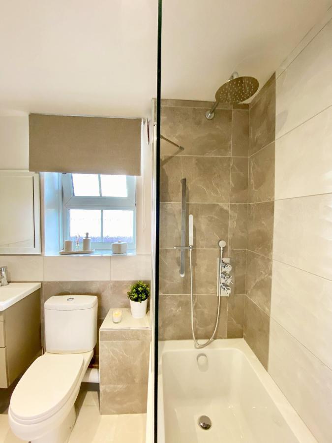 Perfect Central Location- 5 Minutes From Tower Bridge ! 8 Minutes Walk From Tube Лондон Екстер'єр фото