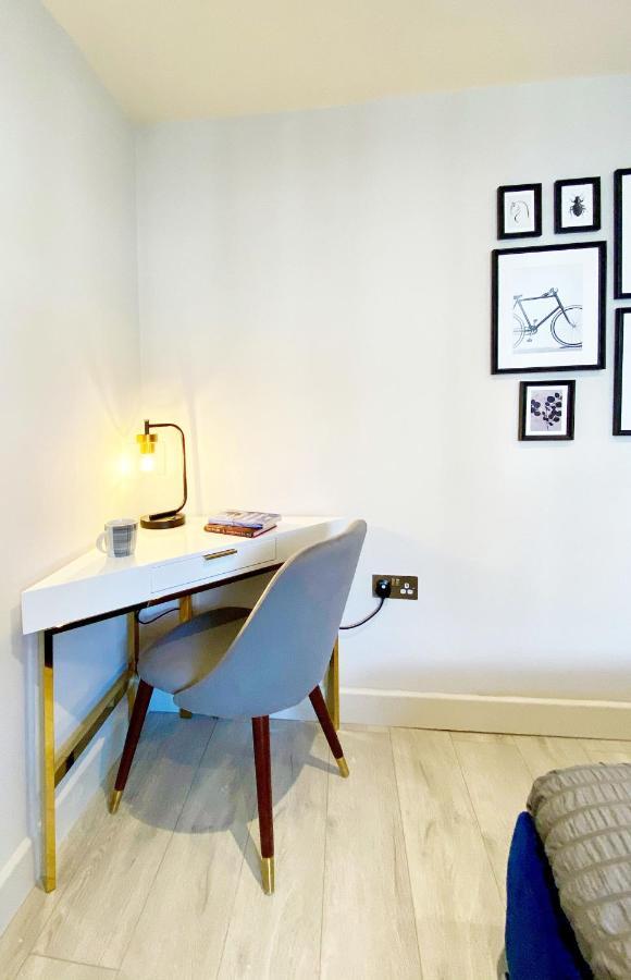 Perfect Central Location- 5 Minutes From Tower Bridge ! 8 Minutes Walk From Tube Лондон Екстер'єр фото